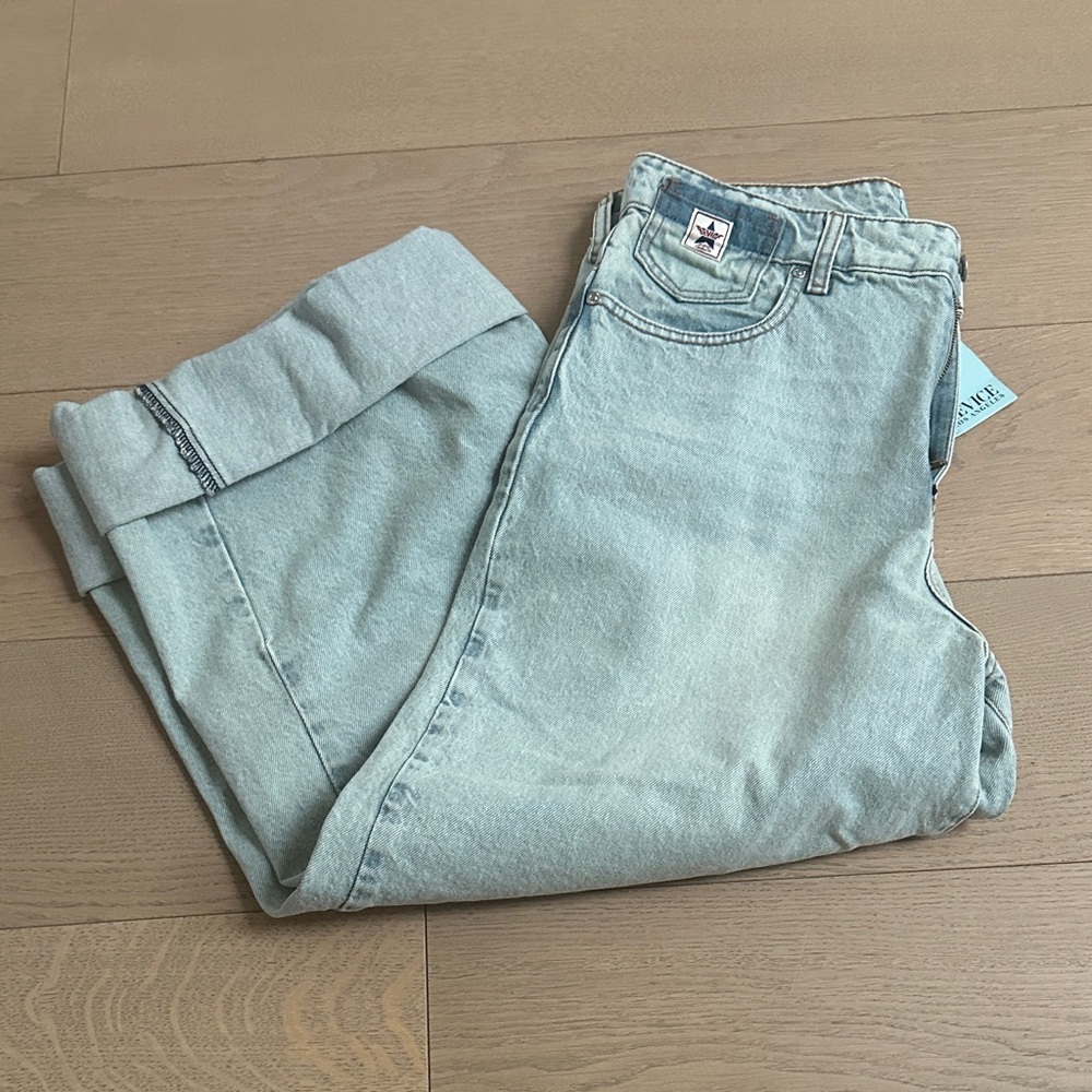 REVICE Women’s Light Washed Blue Relaxed Baggy Jeans (Empire Jeans/ Mist)